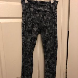 Barely worn ATHLETA LEGGINGS